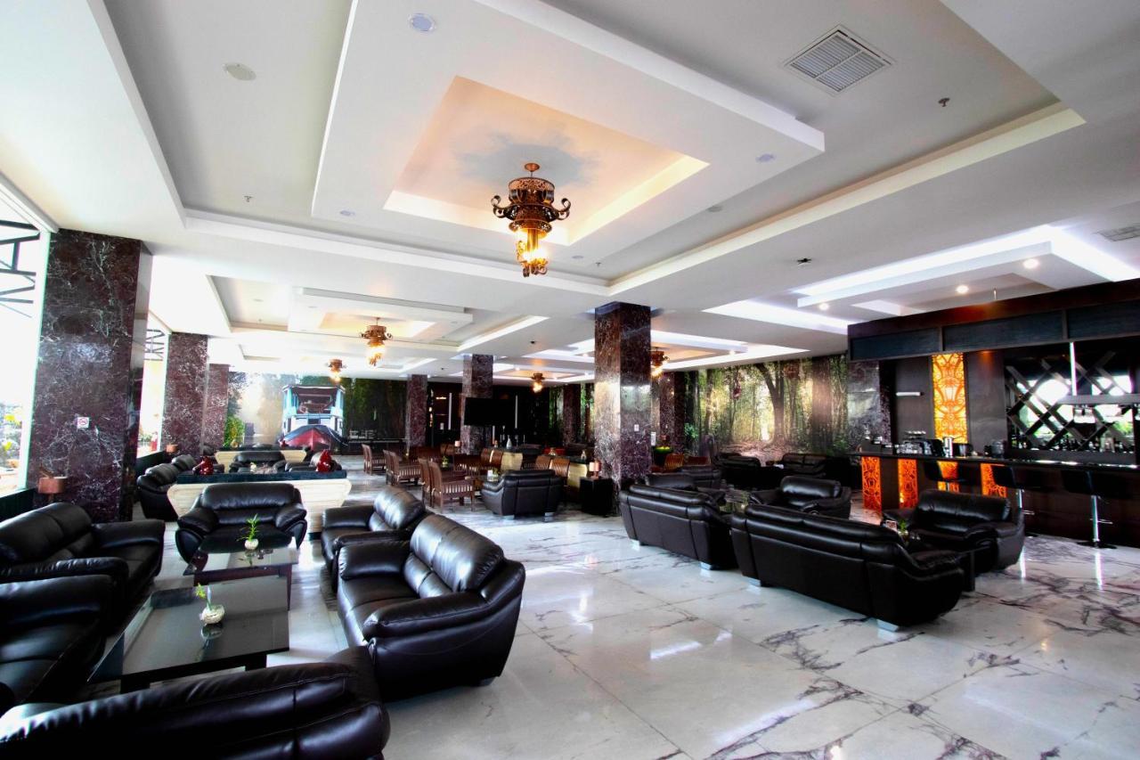 M Bahalap Hotel Palangka Raya Exterior photo